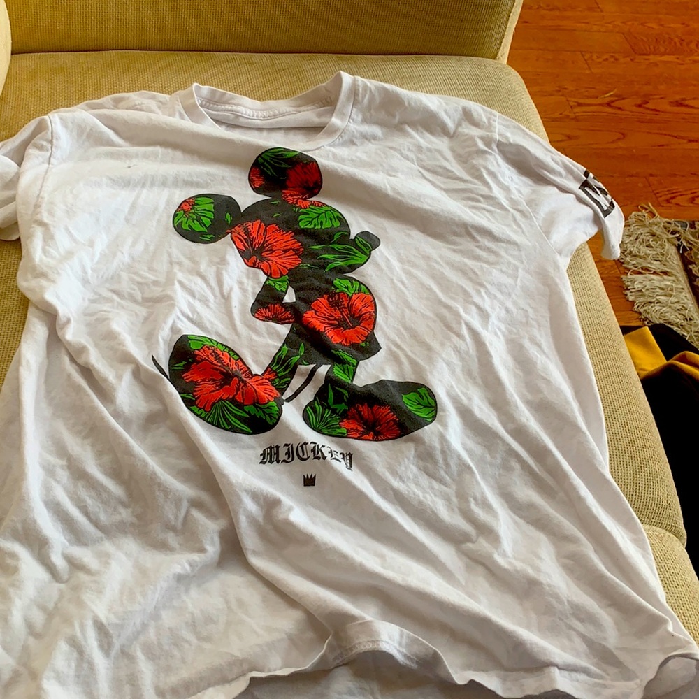Disney t shirt men’s large